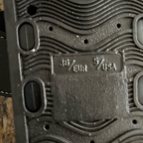 Brand New size 5 women's black sandals - Picture 4 of 5